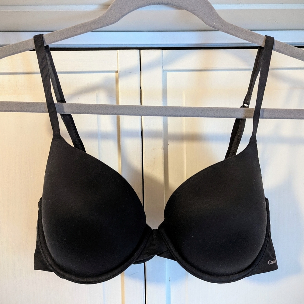 Calvin Klein T-shirt Bra- Black, 34C